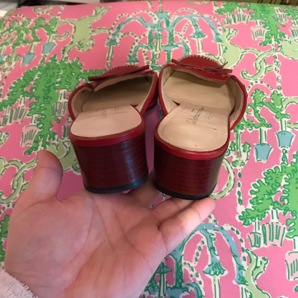 Salvatore Ferragamo red square toe Kitten Heel Mules size 9.5 - Picture 6 of 7